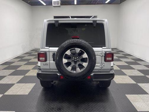 Silver Zynith Clearcoat 2023 Jeep Wrangler Sahara