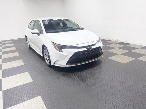 Ice 2024 Toyota Corolla LE