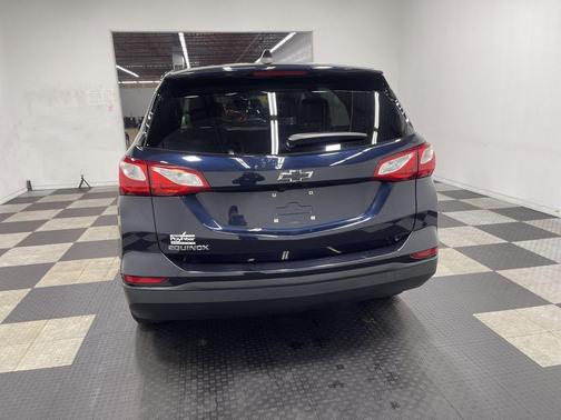 Midnight Blue Metallic 2021 Chevrolet Equinox LS