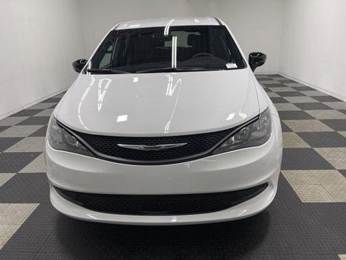 2026 Chrysler Voyager LX