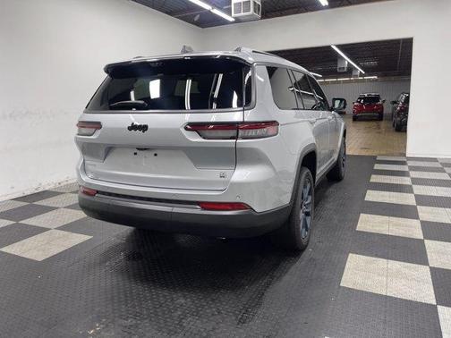 Silver 2026 Jeep Cherokee 85TH ANNIVERSARY EDITION