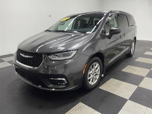 2023 Chrysler Pacifica Touring-L