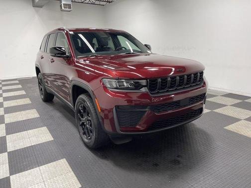 Velvet Red 2026 Jeep Grand Cherokee Laredo