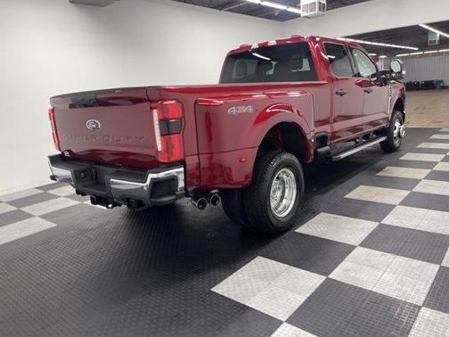 Ruby Red Metallic Tinted Clearcoat 2026 Ford F-350 XLT