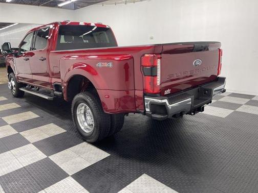 Ruby Red Metallic Tinted Clearcoat 2026 Ford F-350 XLT