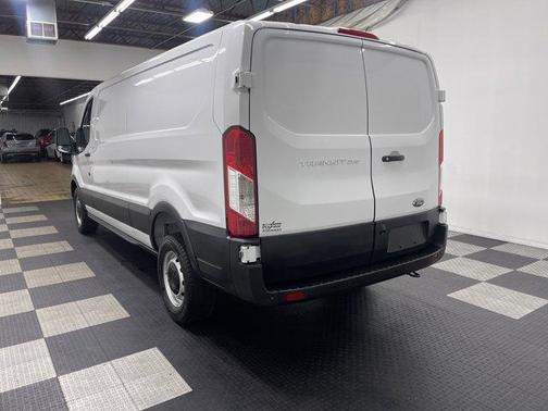 2025 Ford Transit-250 