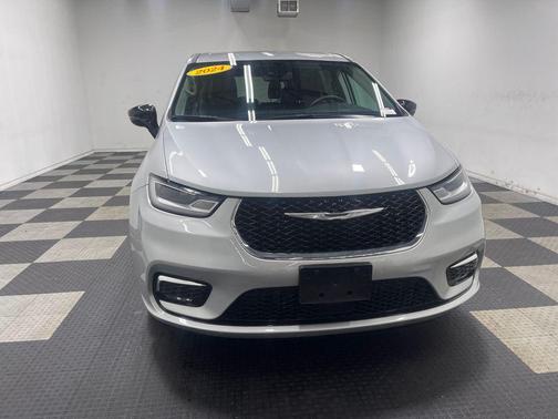 Silver Mist Clearcoat 2024 Chrysler Pacifica Touring-L