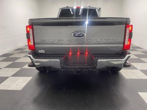 2025 Ford F-350 Lariat Super Duty