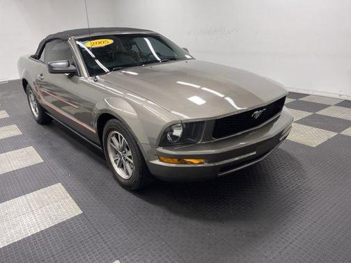 Gray 2005 Ford Mustang