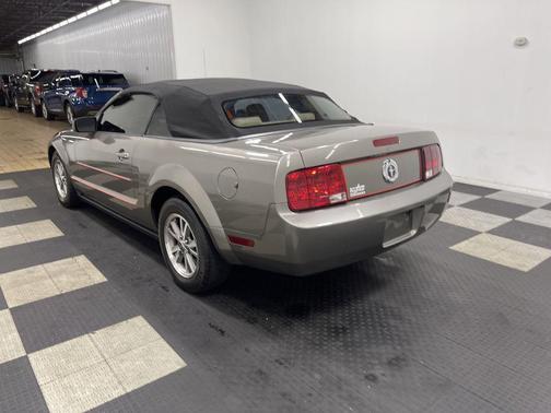 Gray 2005 Ford Mustang