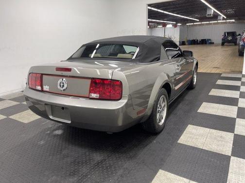 Gray 2005 Ford Mustang