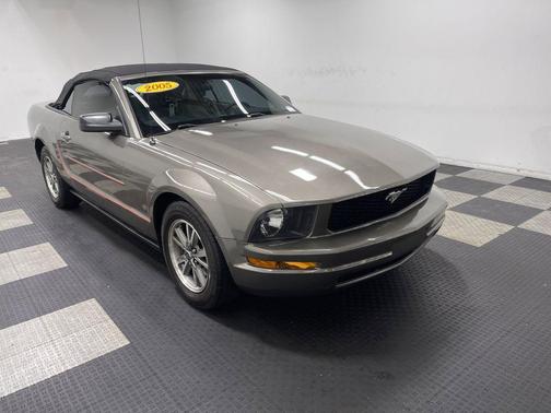 Gray 2005 Ford Mustang
