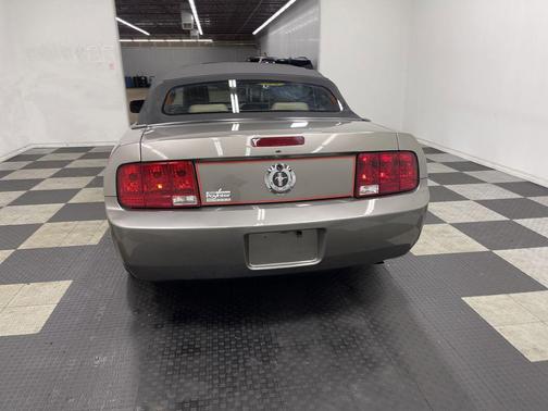 Gray 2005 Ford Mustang
