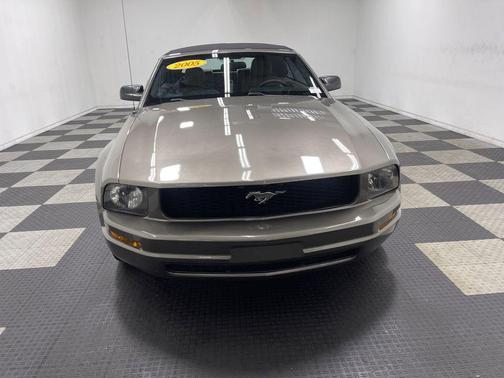 Gray 2005 Ford Mustang