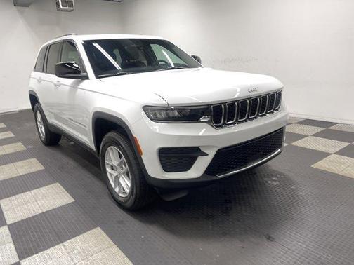 Bright White 2026 Jeep Grand Cherokee Laredo