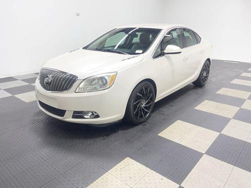 White Diamond Clearcoat 2014 Buick Verano Base
