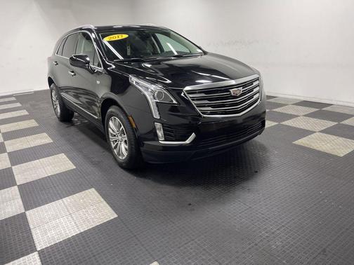 Stellar Black Metallic 2017 Cadillac XT5 Luxury