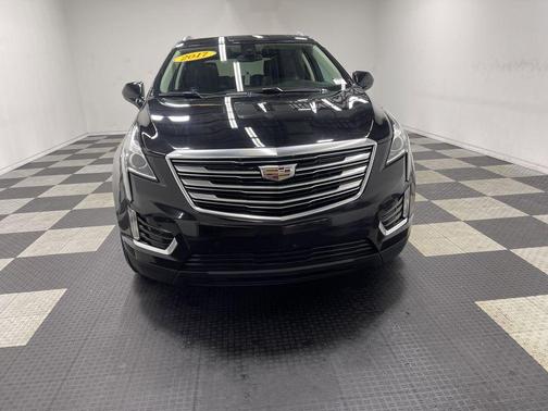 Stellar Black Metallic 2017 Cadillac XT5 Luxury
