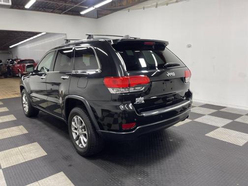 Brilliant Black Crystal Pearlcoat 2016 Jeep Grand Cherokee Limited