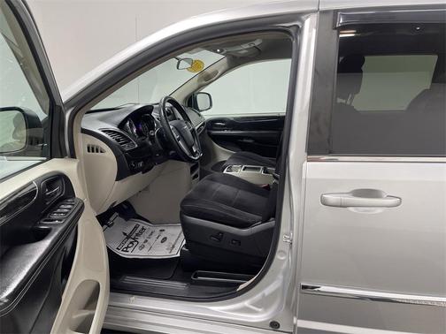 2011 Chrysler Town & Country Touring