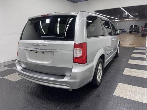 2011 Chrysler Town & Country Touring