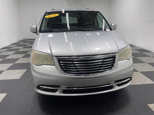 2011 Chrysler Town & Country Touring