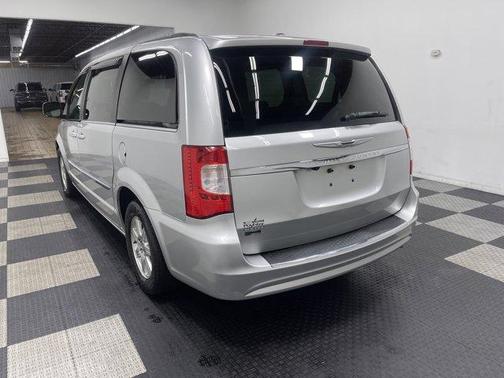2011 Chrysler Town & Country Touring