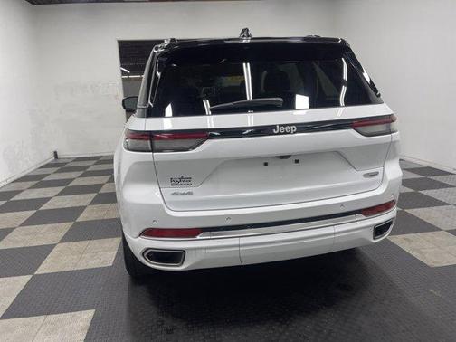 2025 Jeep Grand Cherokee Summit