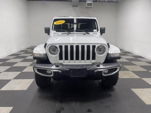 2023 Jeep Gladiator Overland