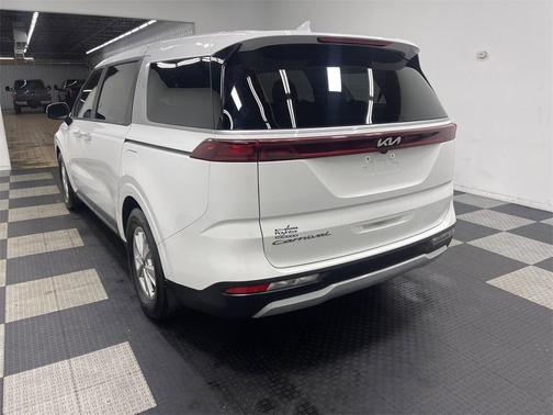 2022 Kia Carnival LXS