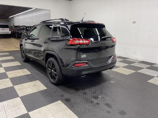 Brilliant Black Crystal Pearlcoat 2014 Jeep Cherokee Latitude