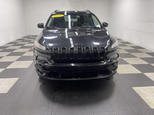 Brilliant Black Crystal Pearlcoat 2014 Jeep Cherokee Latitude