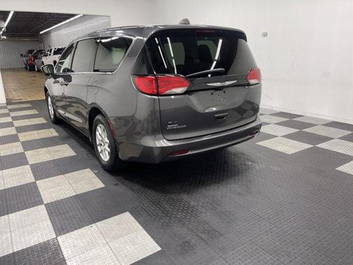 Granite Crystal Clearcoat Metallic 2023 Chrysler Voyager LX