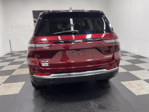 2022 Jeep Grand Cherokee Laredo