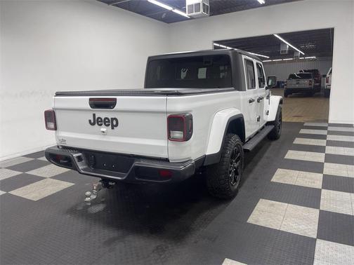 2022 Jeep Gladiator Sport