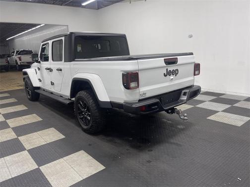 2022 Jeep Gladiator Sport