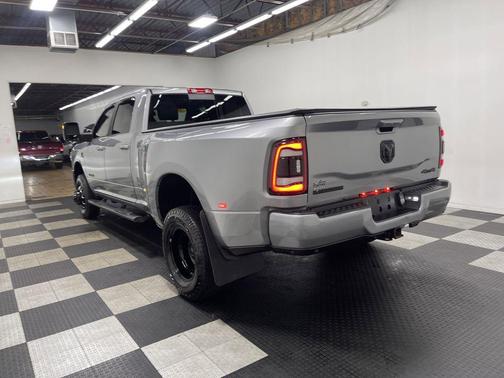 Billet Silver Metallic Clearcoat 2024 RAM 3500 Laramie
