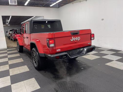 2023 Jeep Gladiator Overland