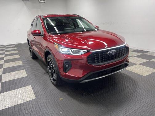 2026 Ford Escape Platinum