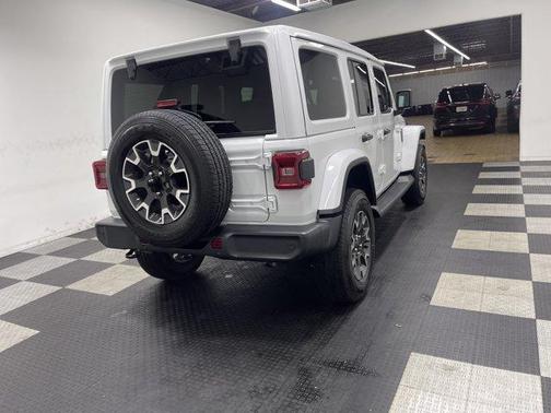 Bright White Clearcoat 2027 Jeep Wrangler Sahara