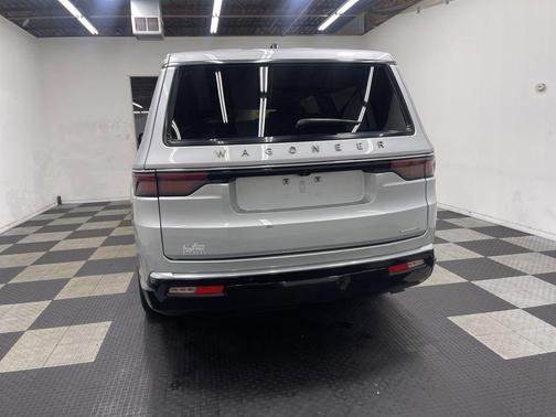 Silver Zynith 2024 Jeep Wagoneer L Series II