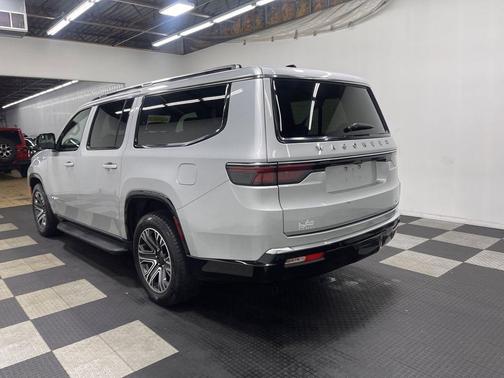 Silver Zynith 2024 Jeep Wagoneer L Series II