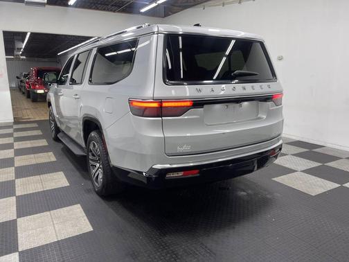 Silver Zynith 2024 Jeep Wagoneer L Series II
