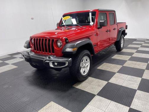 Firecracker Red Clearcoat 2023 Jeep Gladiator Sport
