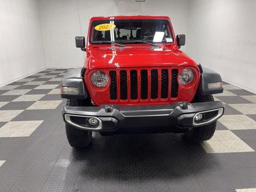 Firecracker Red Clearcoat 2023 Jeep Gladiator Sport