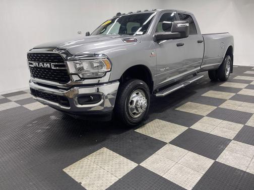 Billet Silver Metallic Clearcoat 2024 RAM 3500 Big Horn