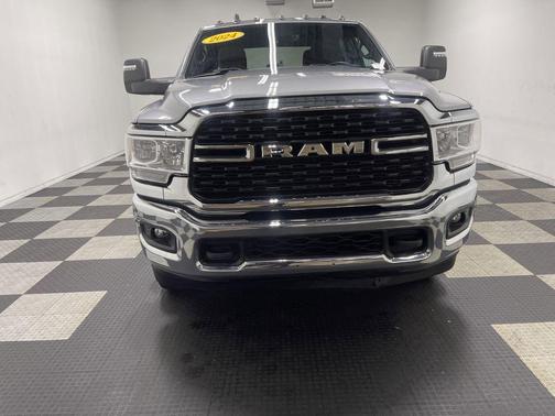 Billet Silver Metallic Clearcoat 2024 RAM 3500 Big Horn