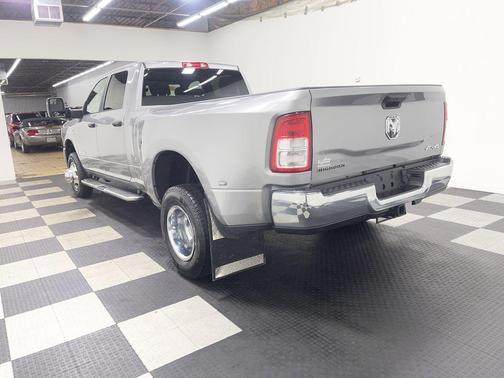 Billet Silver Metallic Clearcoat 2024 RAM 3500 Big Horn