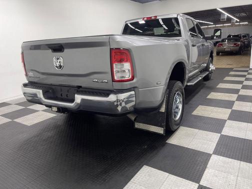 Billet Silver Metallic Clearcoat 2024 RAM 3500 Big Horn