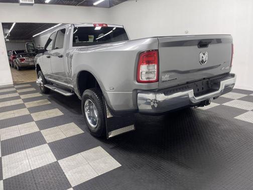 Billet Silver Metallic Clearcoat 2024 RAM 3500 Big Horn